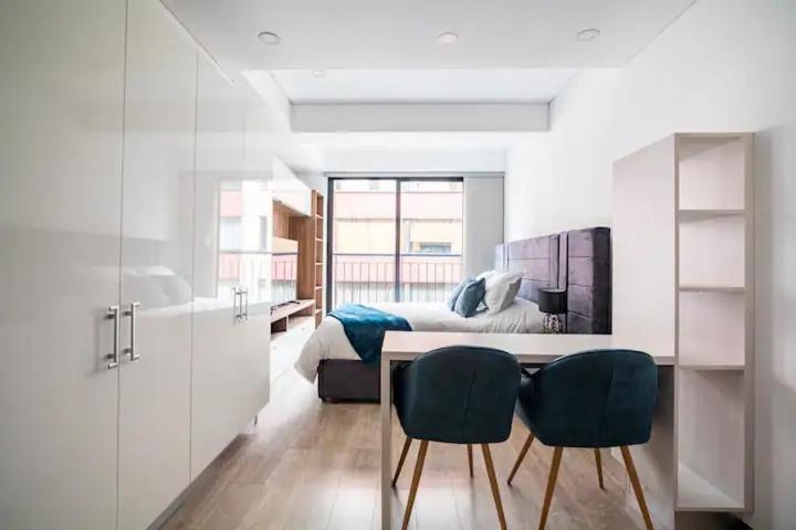 Modern Loft In Downtown Apartment *